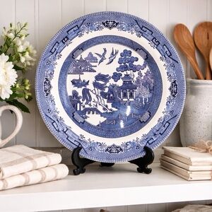 Churchill England Blue Willow 10” Dinner Plate Farmhouse Countryside Traditional